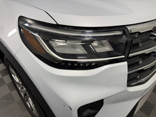 Used 2025 Ford Explorer Active w/ Active Comfort Package AWD/4WD image 12