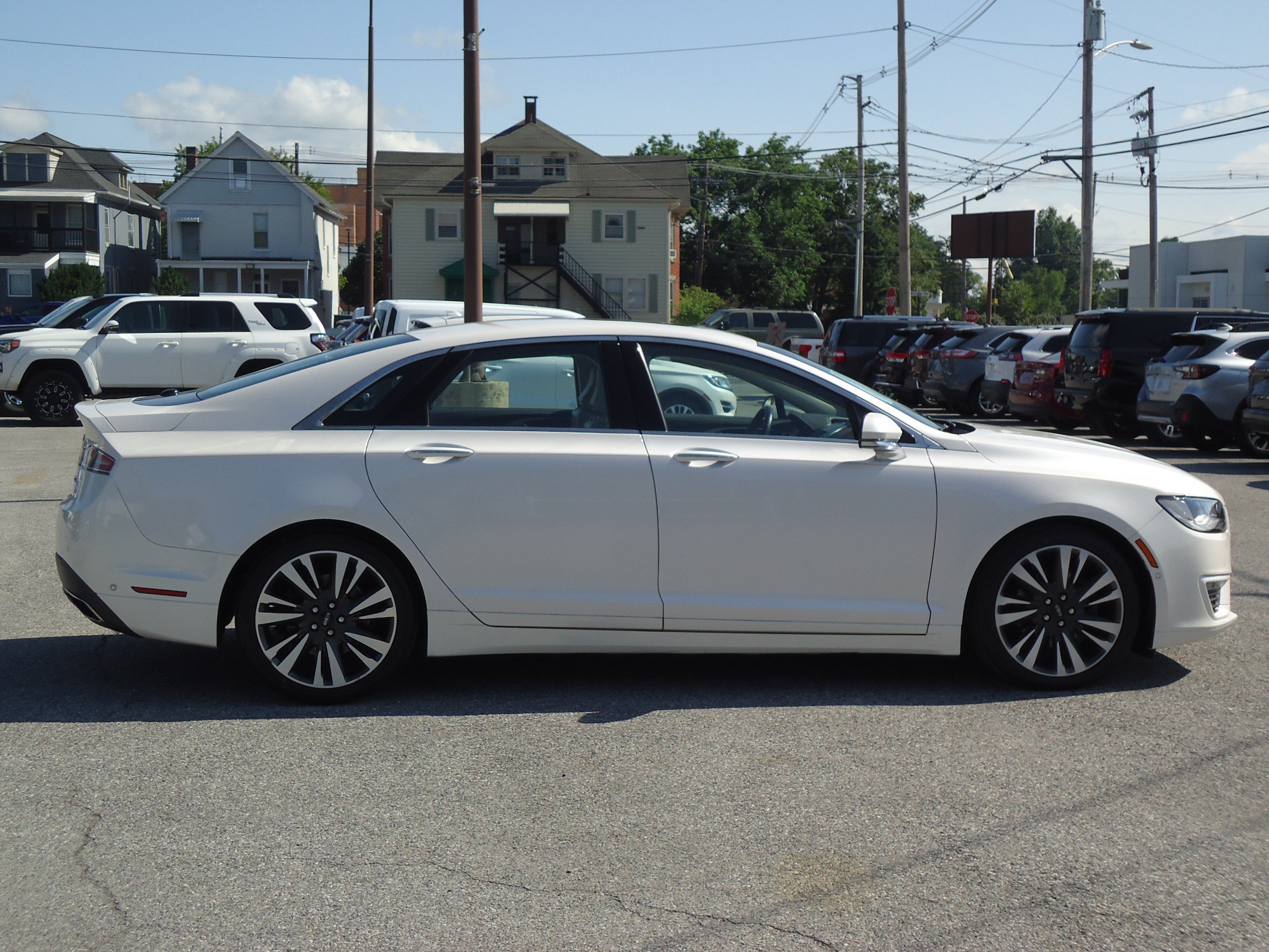Used 2020 Lincoln MKZ Reserve w/ Monochromatic Package AWD/4WD image 2