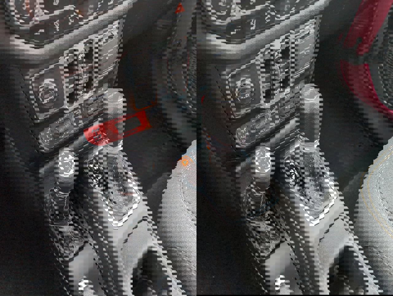 Used 2024 Jeep Gladiator Sport image 22