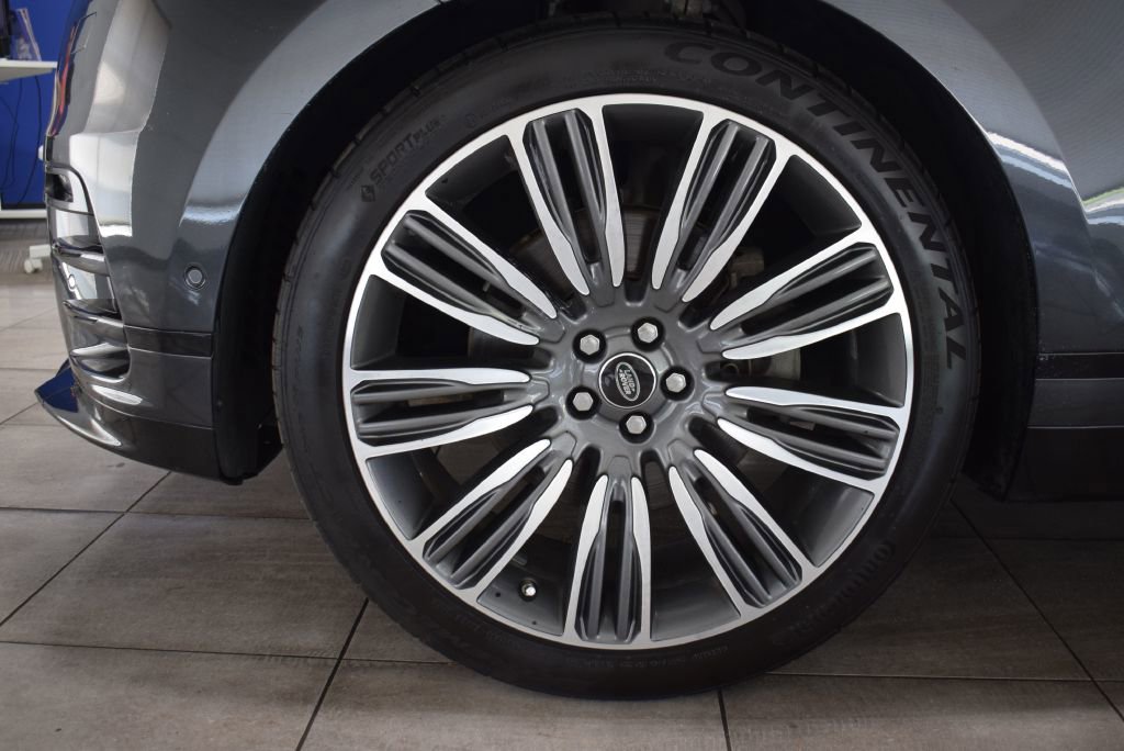 Used 2018 Land Rover Range Rover Velar R-Dynamic HSE image 36
