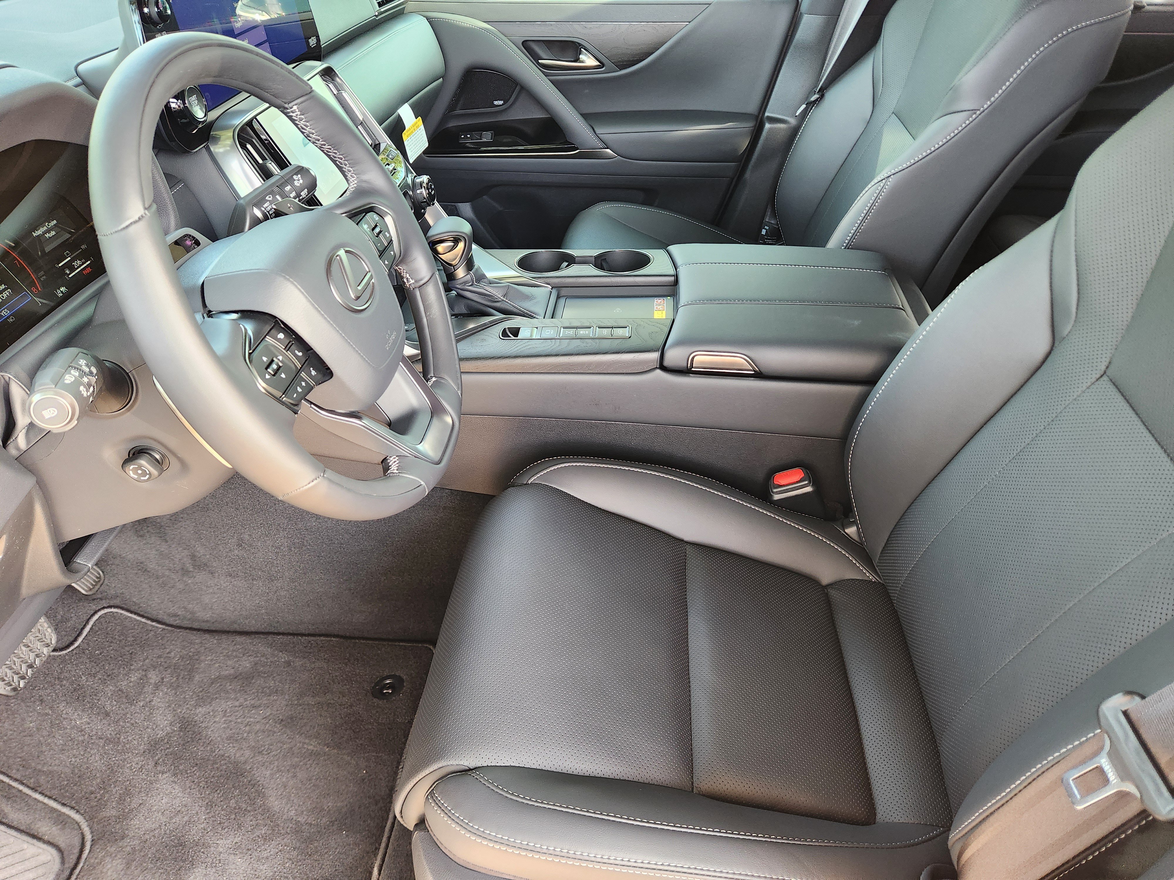 New 2026 Lexus LX 600 4WD w/ Luxury Package image 8