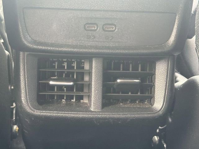Used 2025 Chevrolet Equinox LT FWD image 4