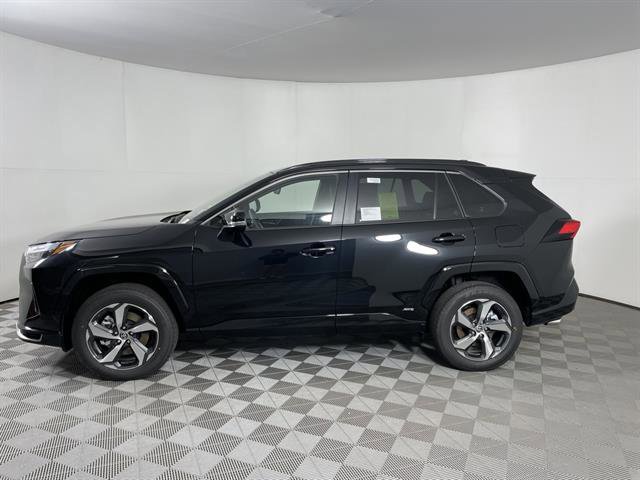 New 2025 Toyota RAV4 SE image 4