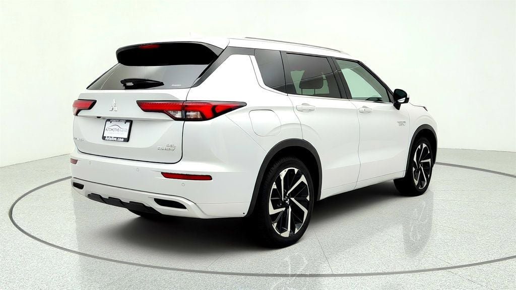 Used 2023 Mitsubishi Outlander SEL 40th Anniversary AWD/4WD image 5