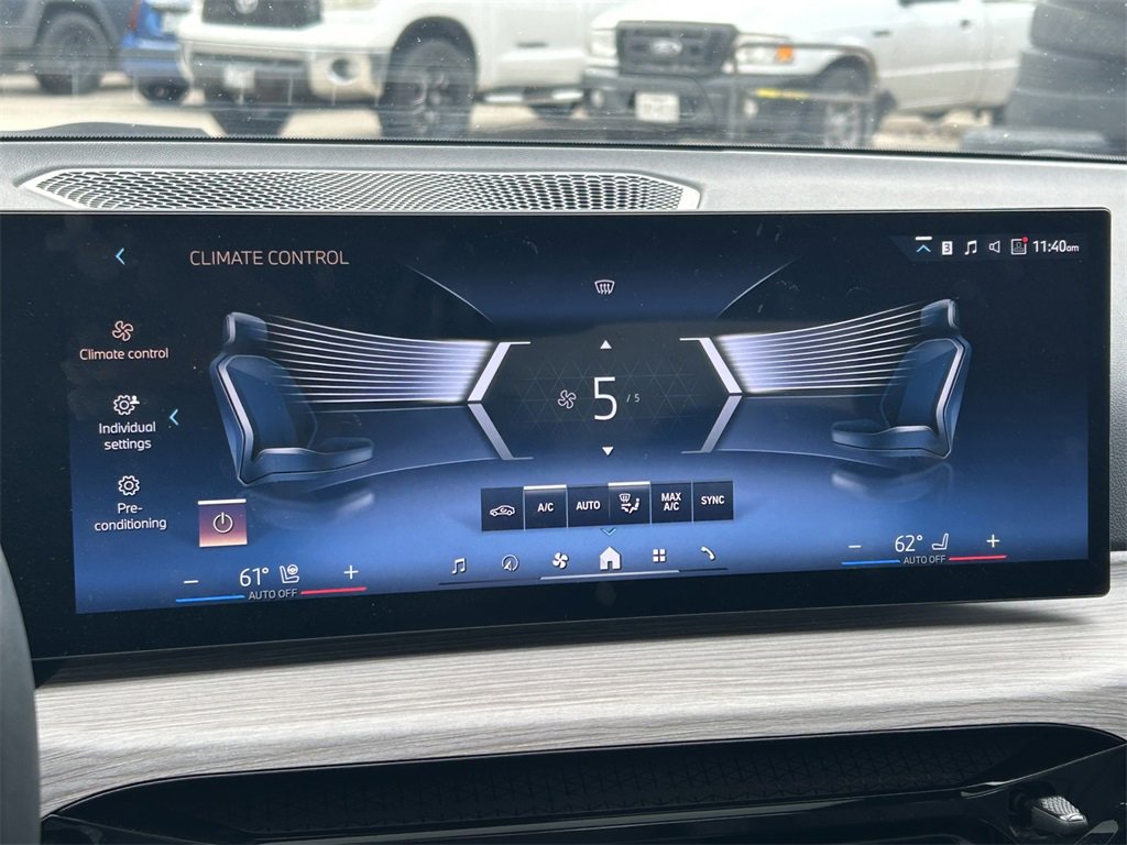 Used 2025 BMW 330i Sedan image 35