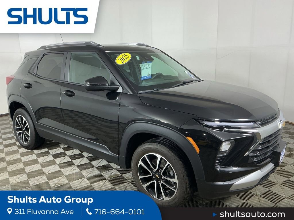 Used 2025 Chevrolet TrailBlazer LT image 1