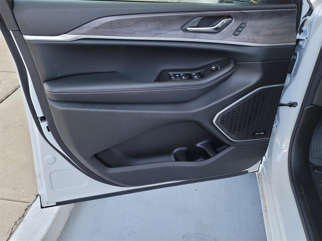 New 2025 Jeep Grand Cherokee Limited 4xe image 46