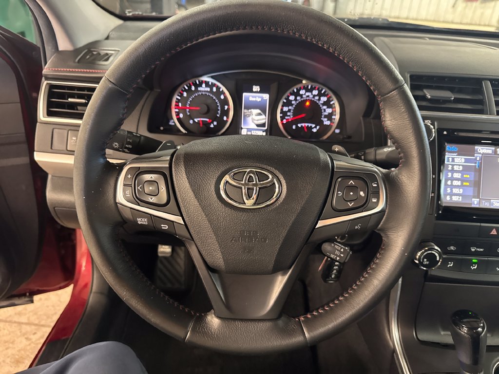 Used 2015 Toyota Camry SE FWD image 20