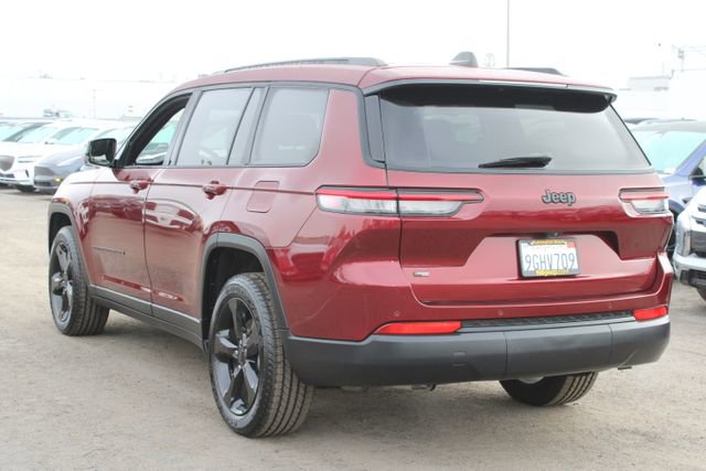 Used 2021 Jeep Grand Cherokee L Laredo image 3