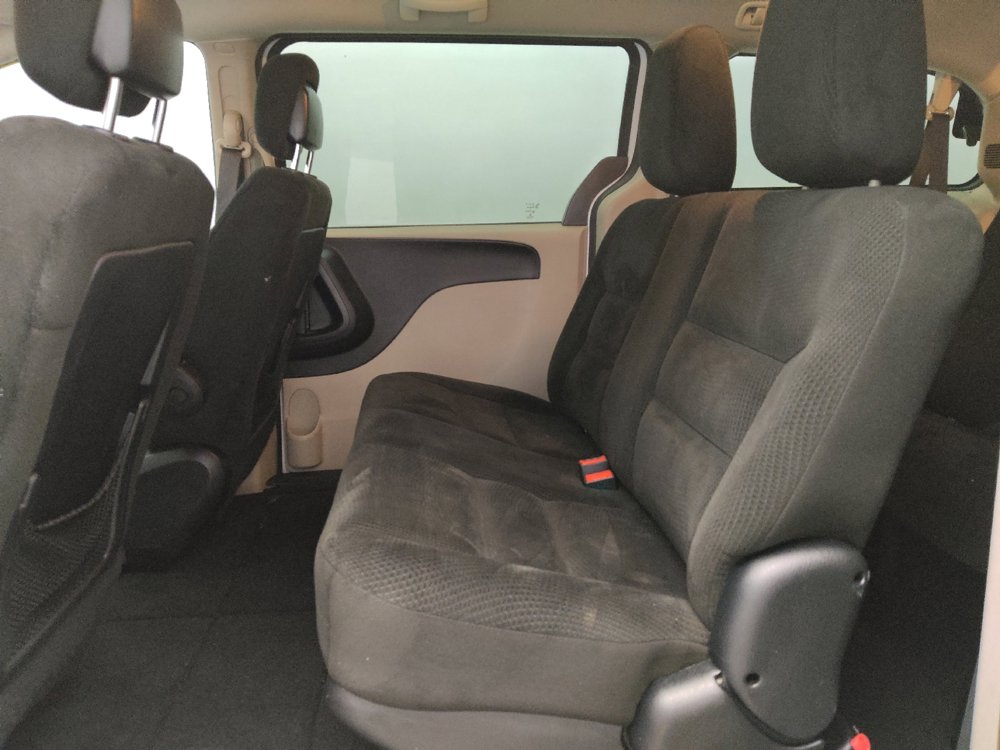 Used 2016 Dodge Grand Caravan American Value Package image 18