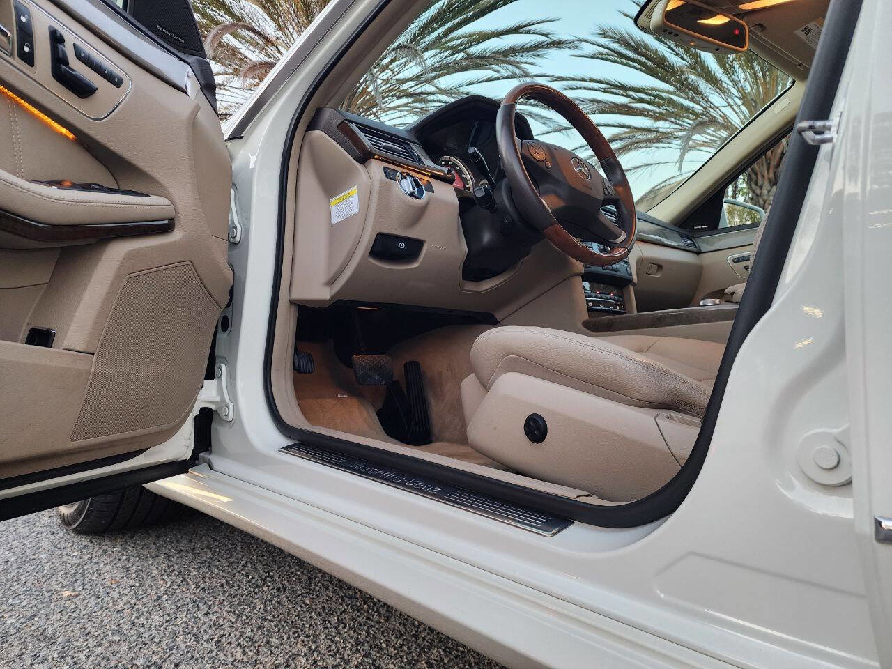 Used 2010 Mercedes-Benz E 350 Sedan image 11