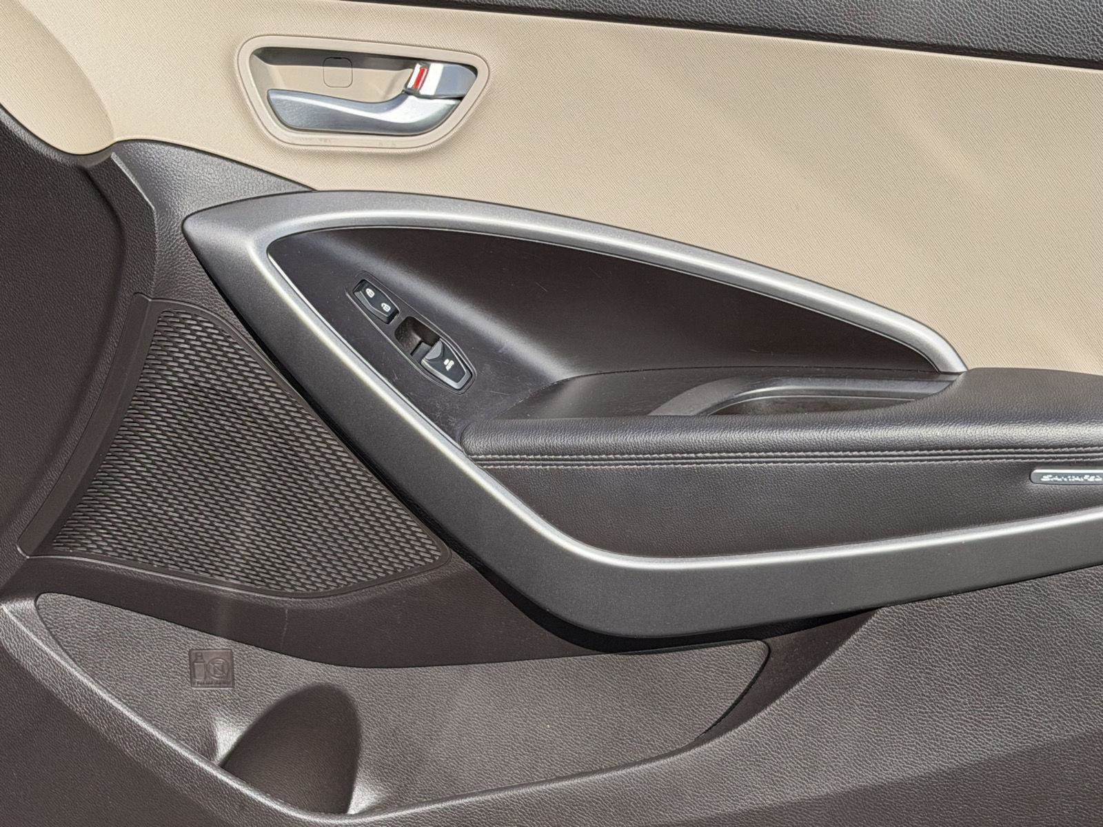 Used 2016 Hyundai Santa Fe Sport w/ Option Group 03 image 23