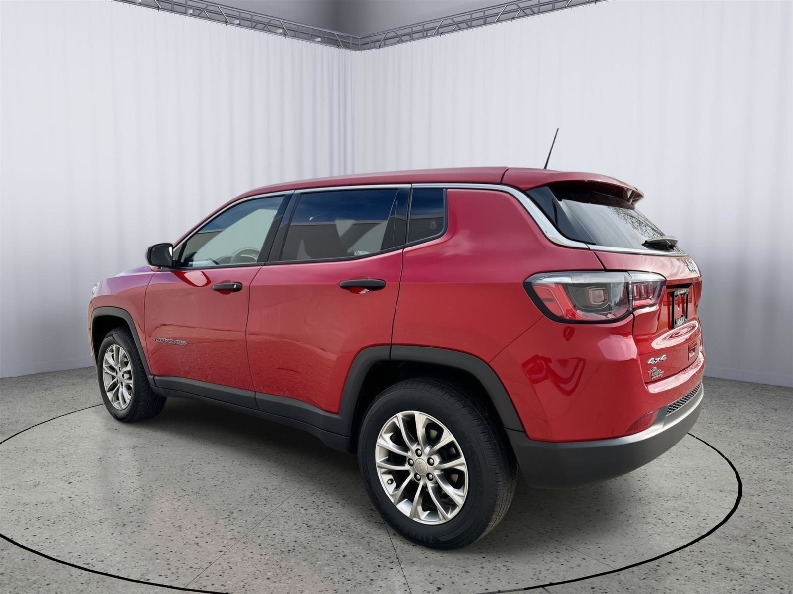Used 2023 Jeep Compass Sport AWD/4WD image 10
