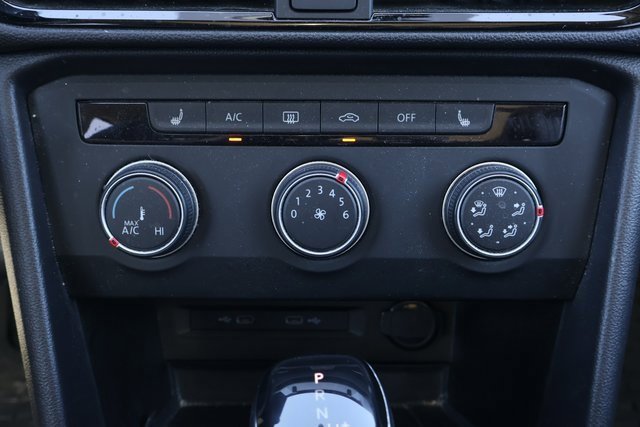 Used 2022 Volkswagen Taos SE image 25