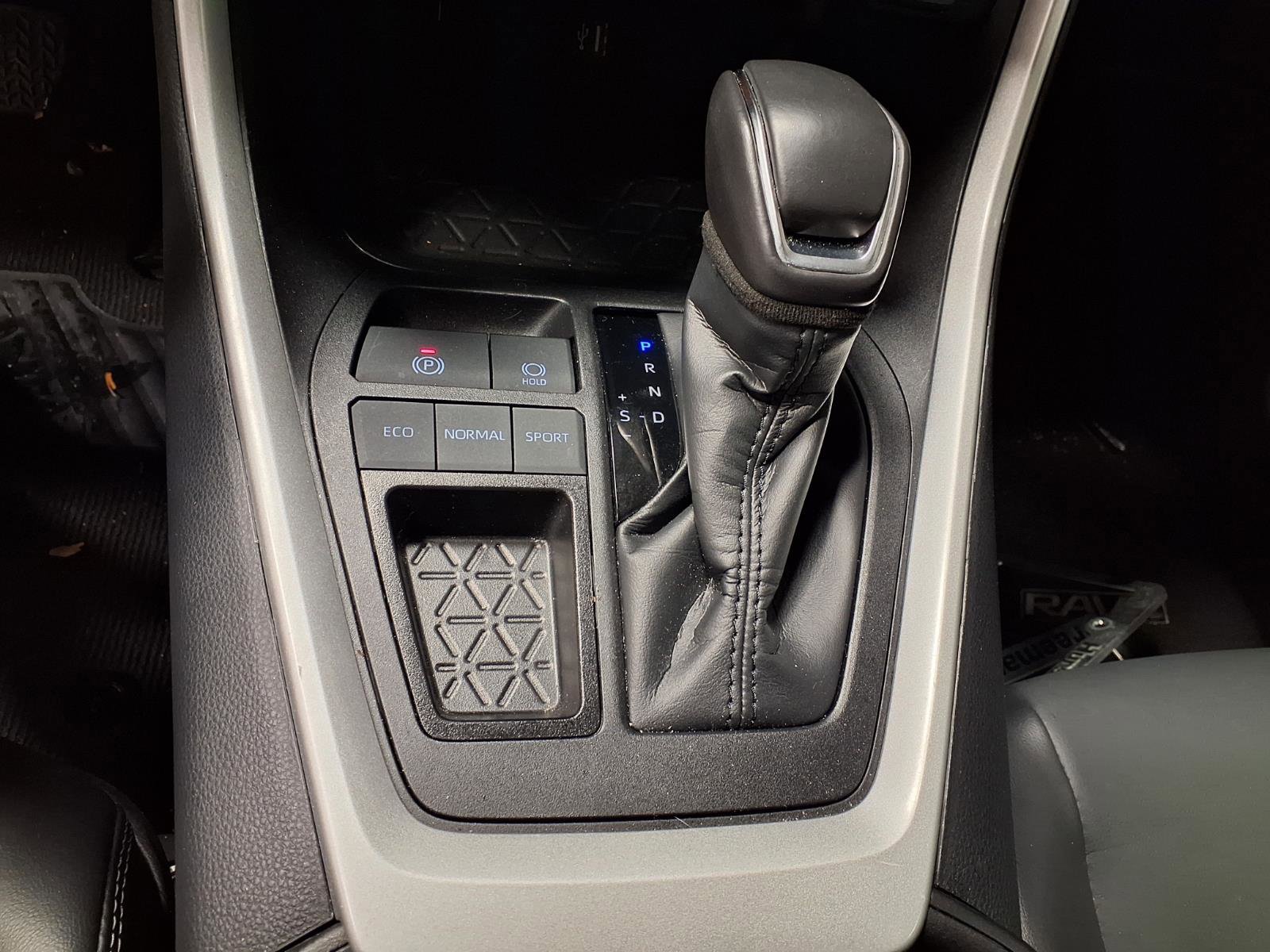 Used 2025 Toyota RAV4 XLE Premium FWD image 18