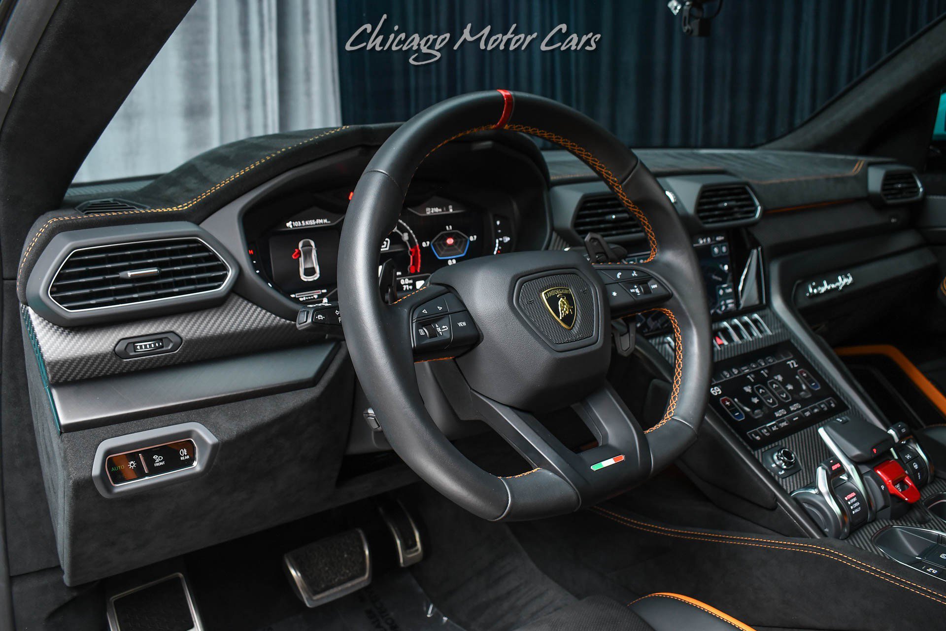 Used 2024 Lamborghini Urus Performante AWD/4WD image 8