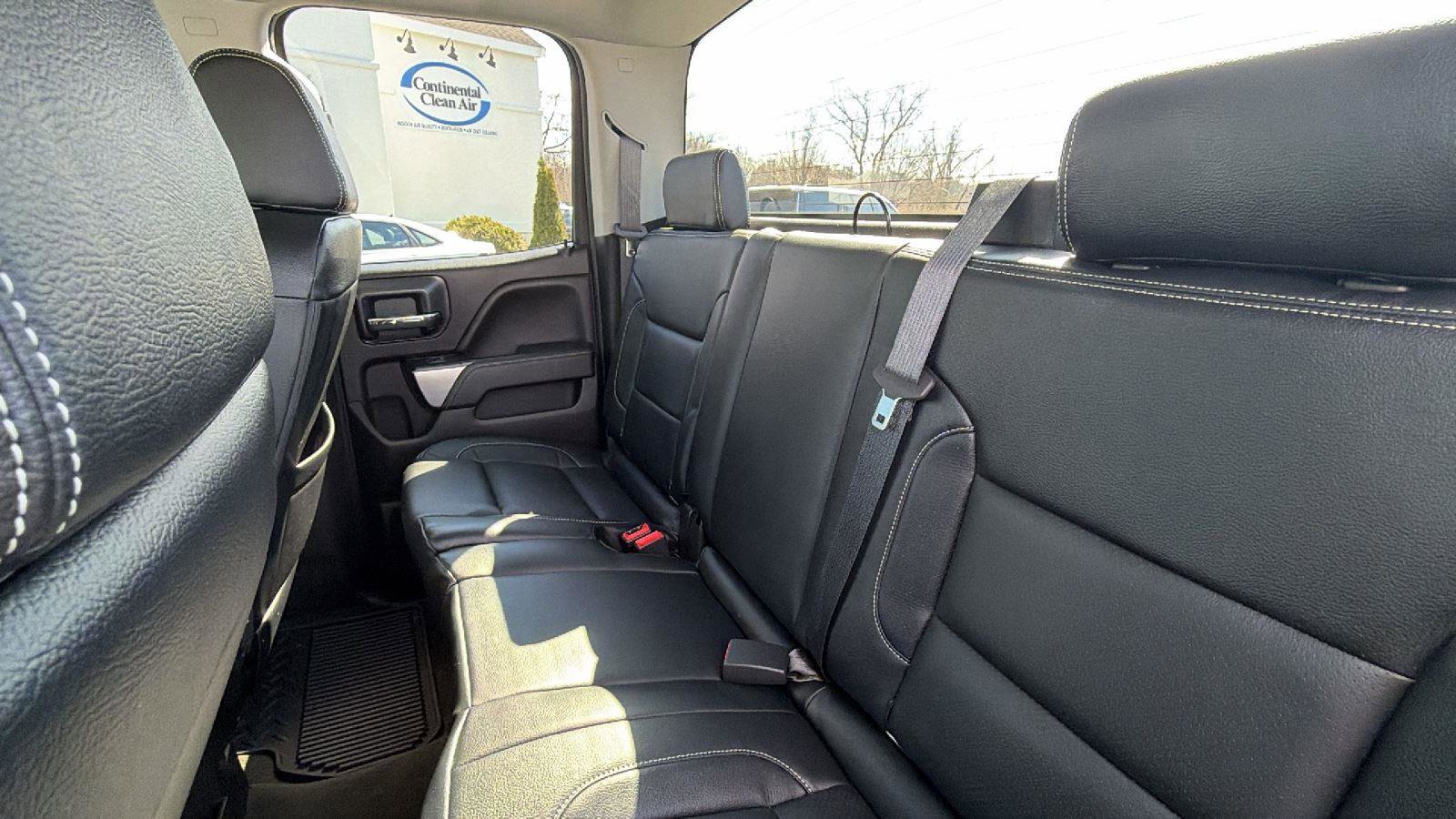 Used 2018 Chevrolet Silverado 1500 LT w/ All Star Edition image 31