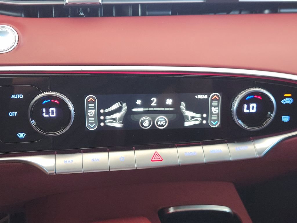 Used 2025 Genesis GV70 3.5T Sport AWD/4WD image 19