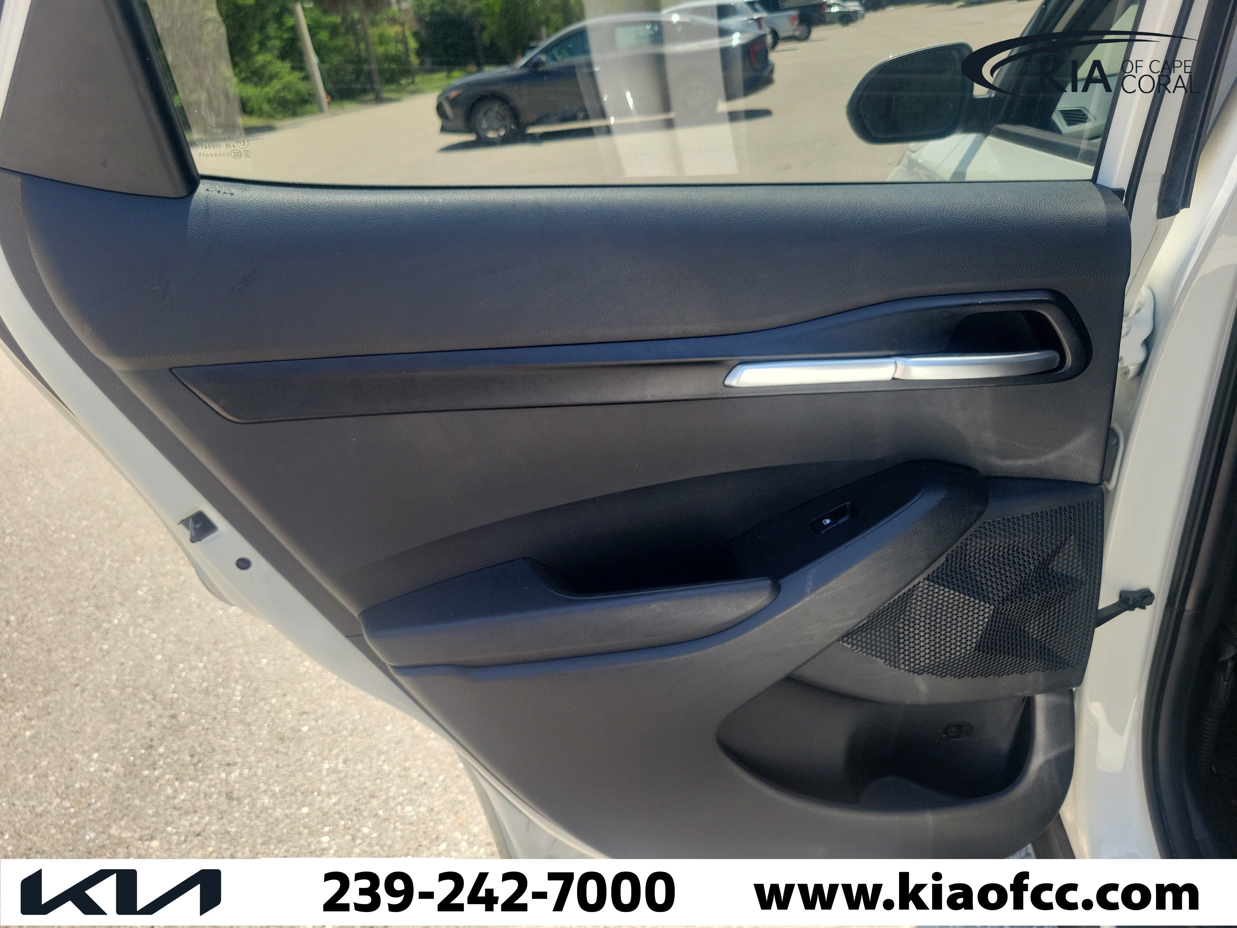 Used 2023 Kia Seltos LX AWD/4WD image 13