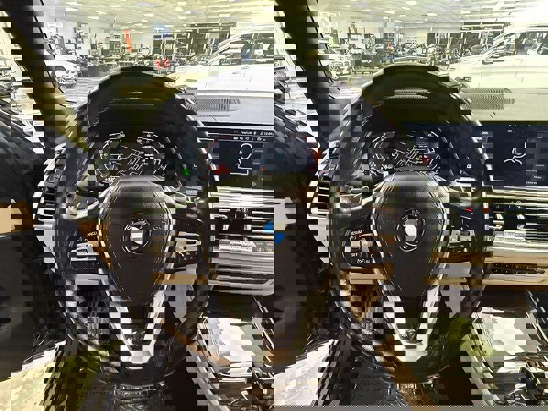 Used 2021 BMW X5 sDrive40i w/ Premium Package image 13