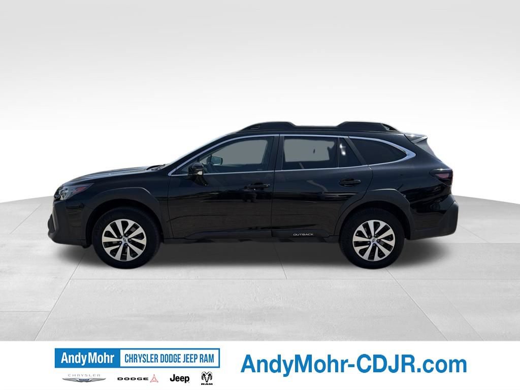 Used 2023 Subaru Outback Premium AWD/4WD image 4