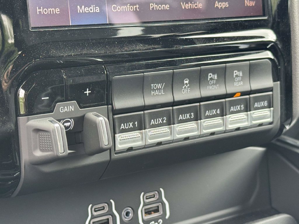 New 2026 RAM 2500 Big Horn AWD/4WD image 19