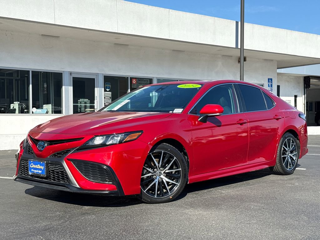 Used 2024 Toyota Camry SE w/ Audio Upgrade Package image 2