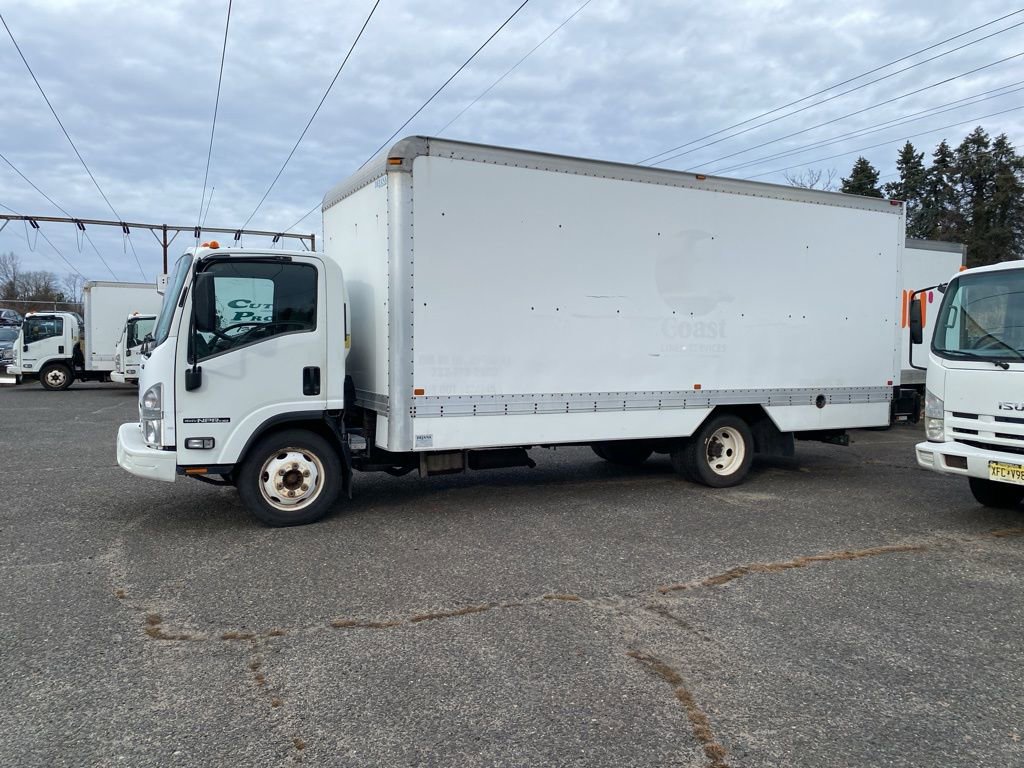 Used 2019 Isuzu NPR image 5