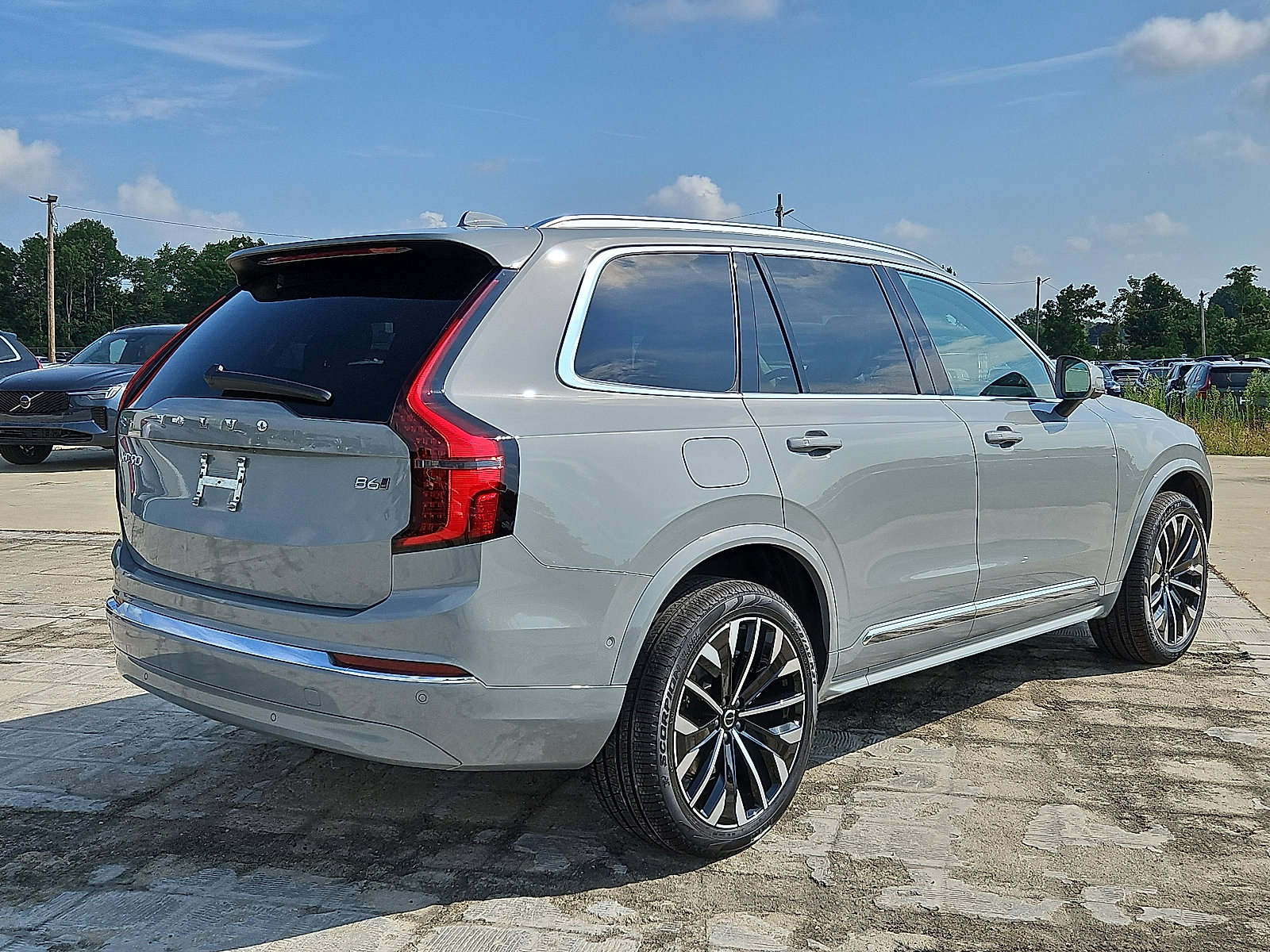 New 2026 Volvo XC90 B6 Ultra w/ Protection Package image 6