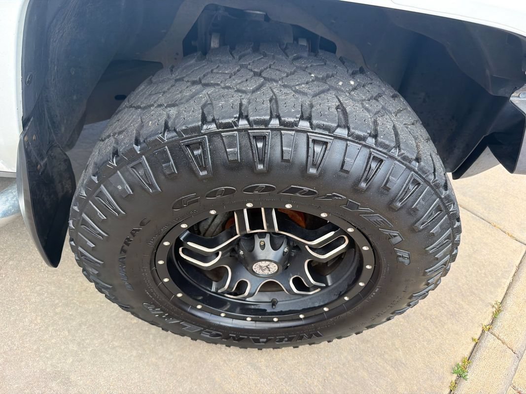 Used 2006 HUMMER H3 w/ Chrome Appearance Package AWD/4WD image 12