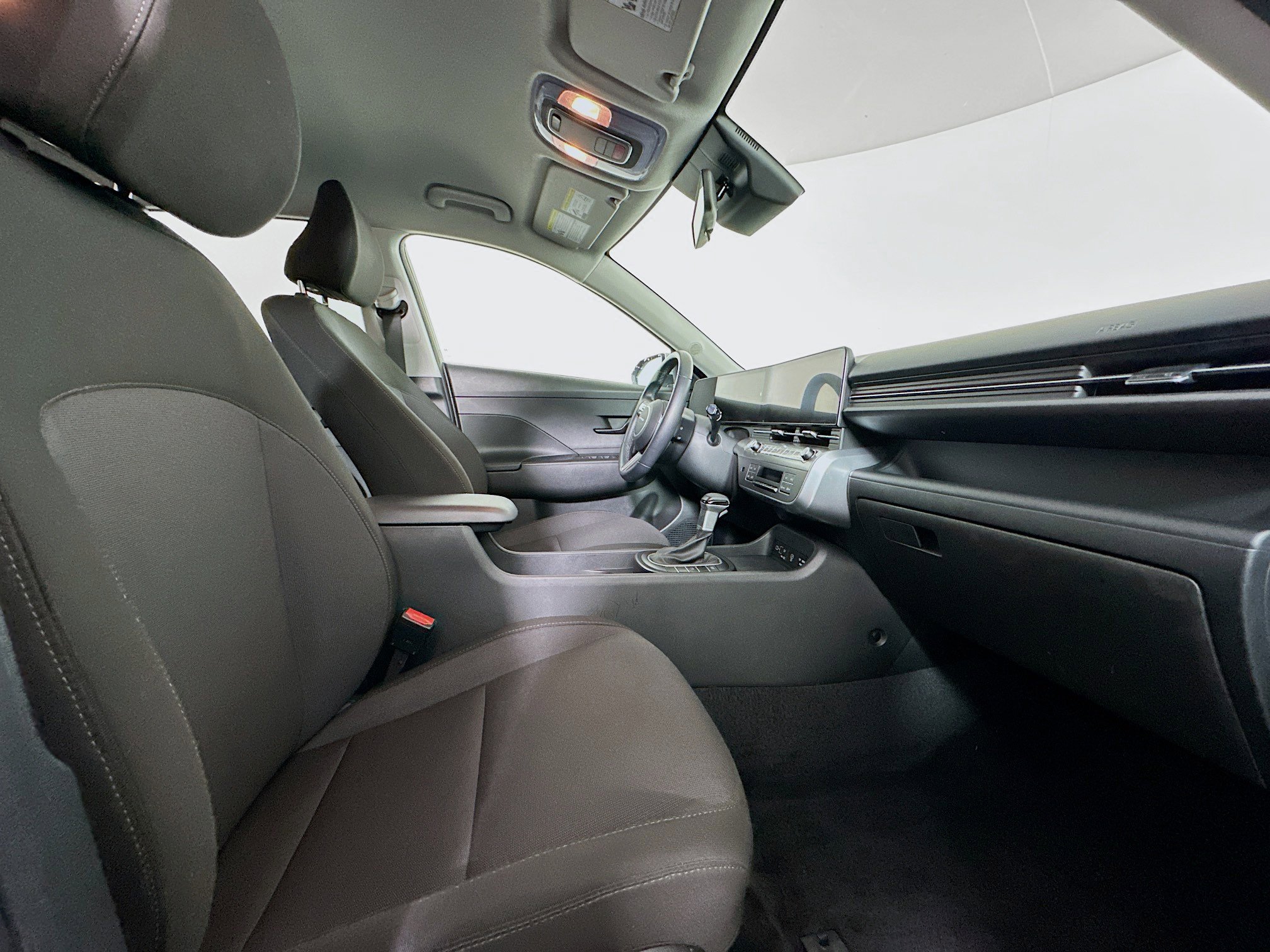 Used 2025 Hyundai Kona SEL image 29