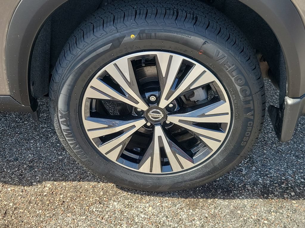Certified 2024 Nissan Rogue SV FWD image 5