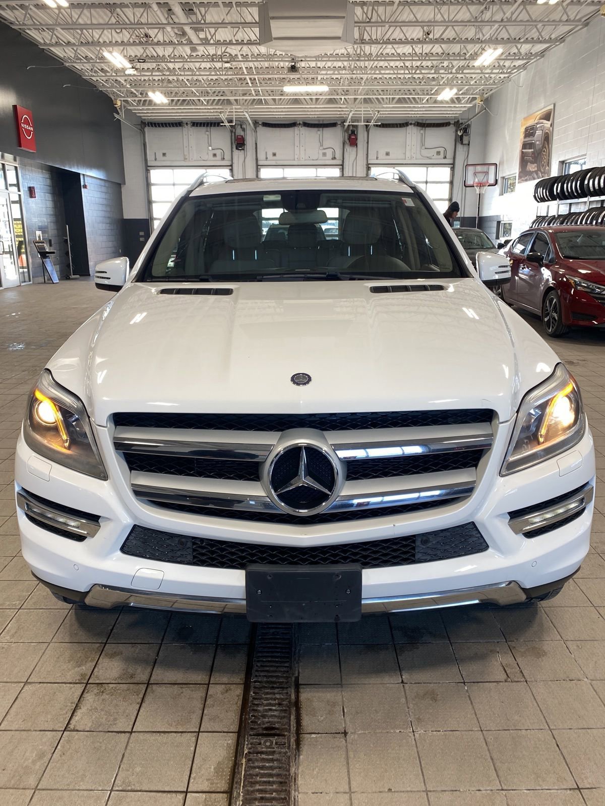 Used 2014 Mercedes-Benz GL 450 4MATIC image 34
