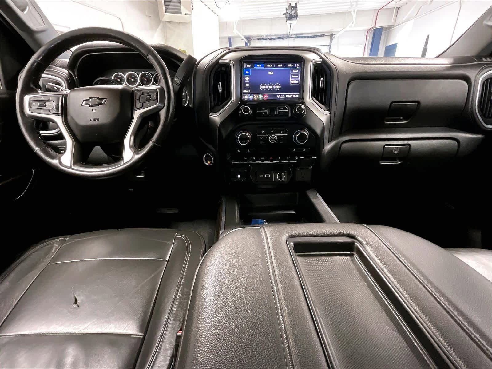 Used 2020 Chevrolet Silverado 1500 LT Trail Boss w/ Midnight Edition AWD/4WD image 21