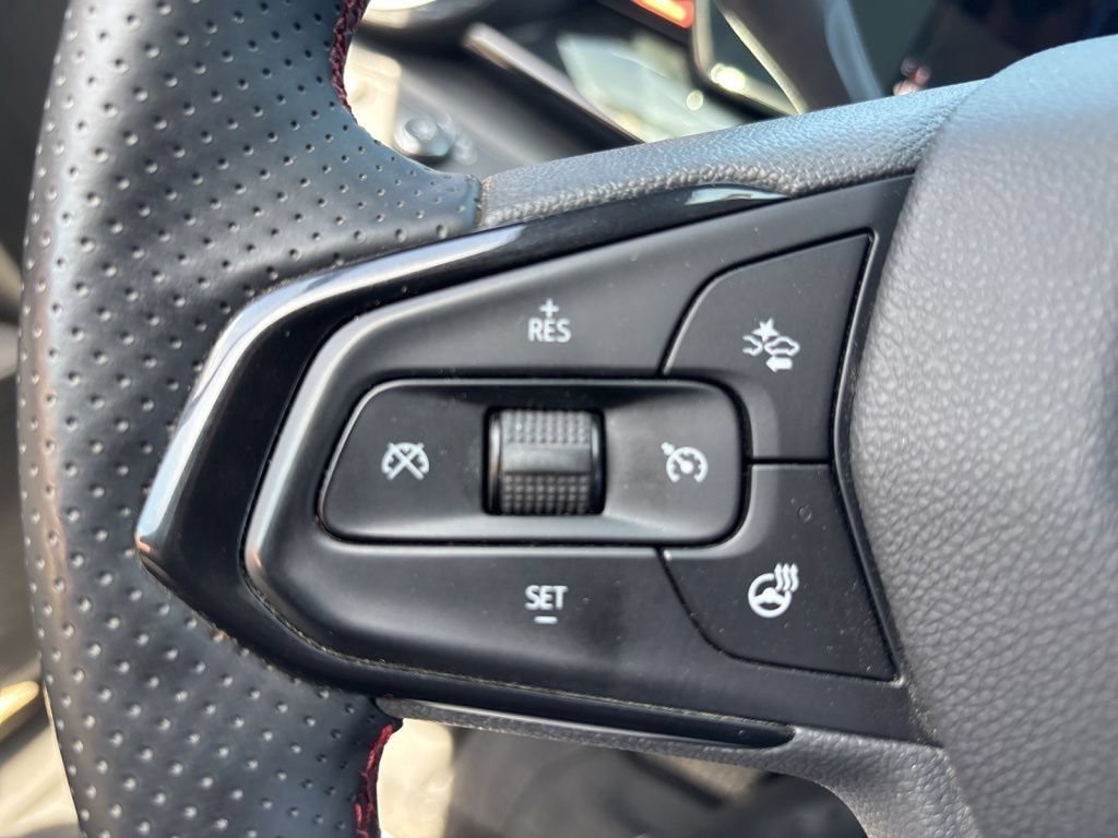 Used 2025 Chevrolet Trax RS w/ Driver Confidence Package FWD image 27