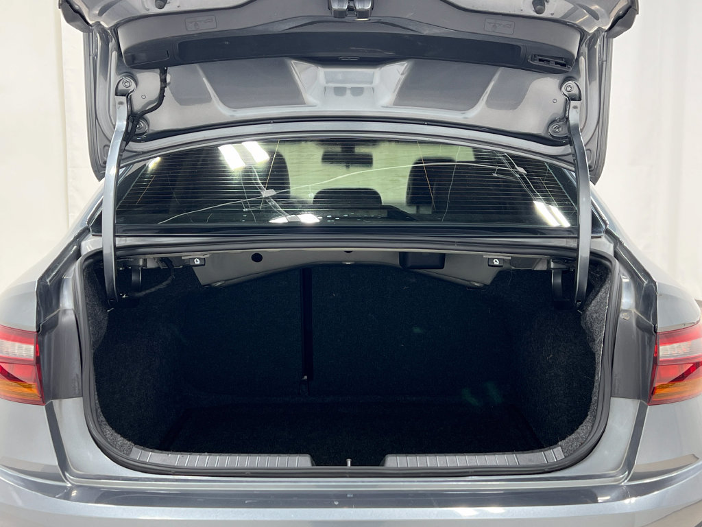 Used 2019 Volkswagen Jetta SE FWD image 25