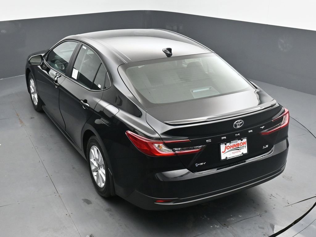 Used 2025 Toyota Camry LE image 25