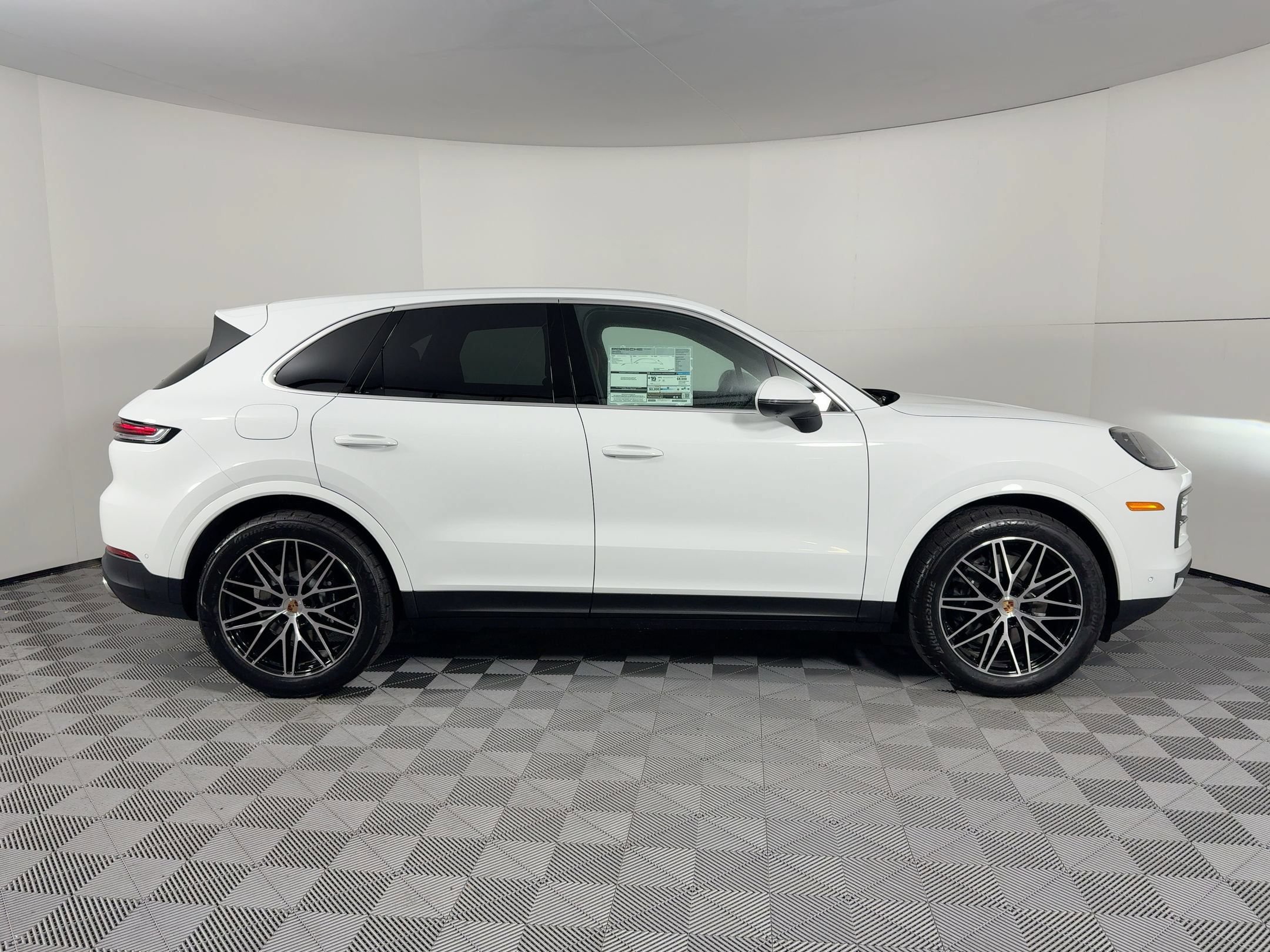 Certified 2026 Porsche Cayenne AWD/4WD image 8