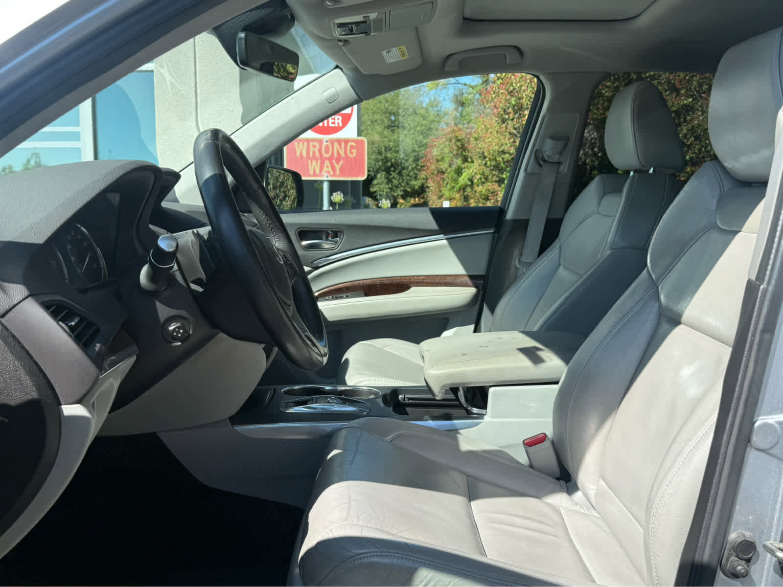 Used 2017 Acura MDX SH-AWD w/ Technology Package image 3