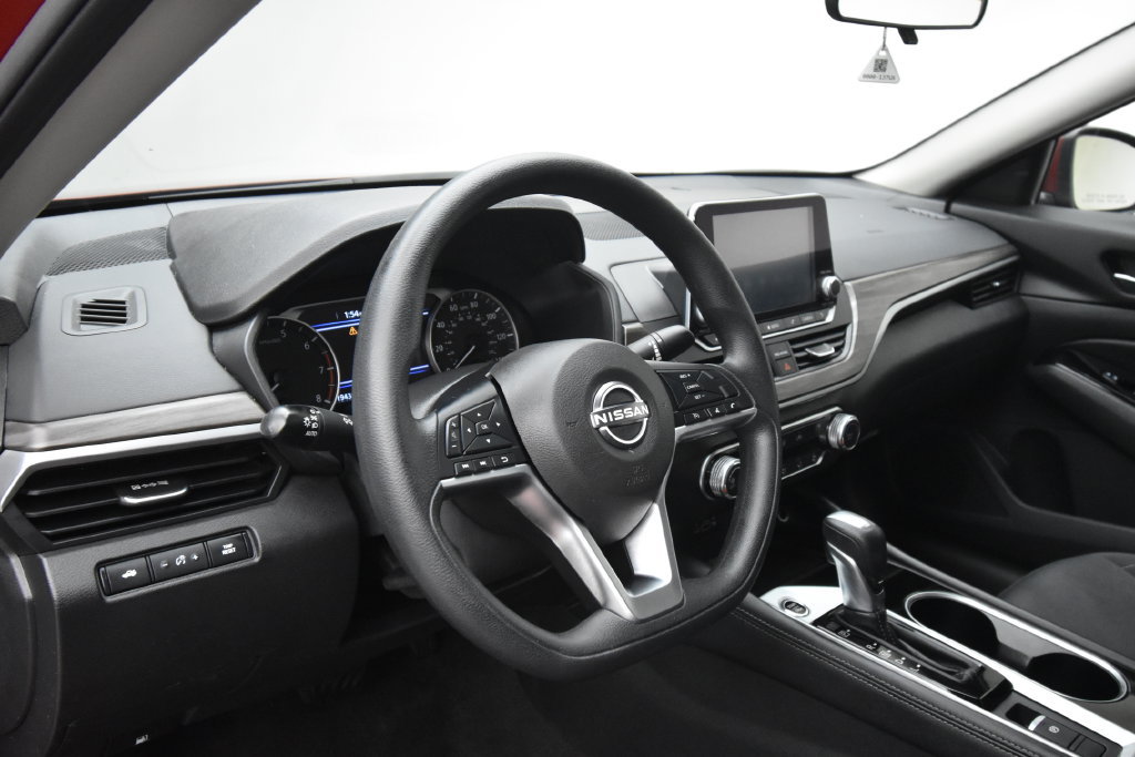 Used 2023 Nissan Altima 2.5 SV AWD/4WD image 12