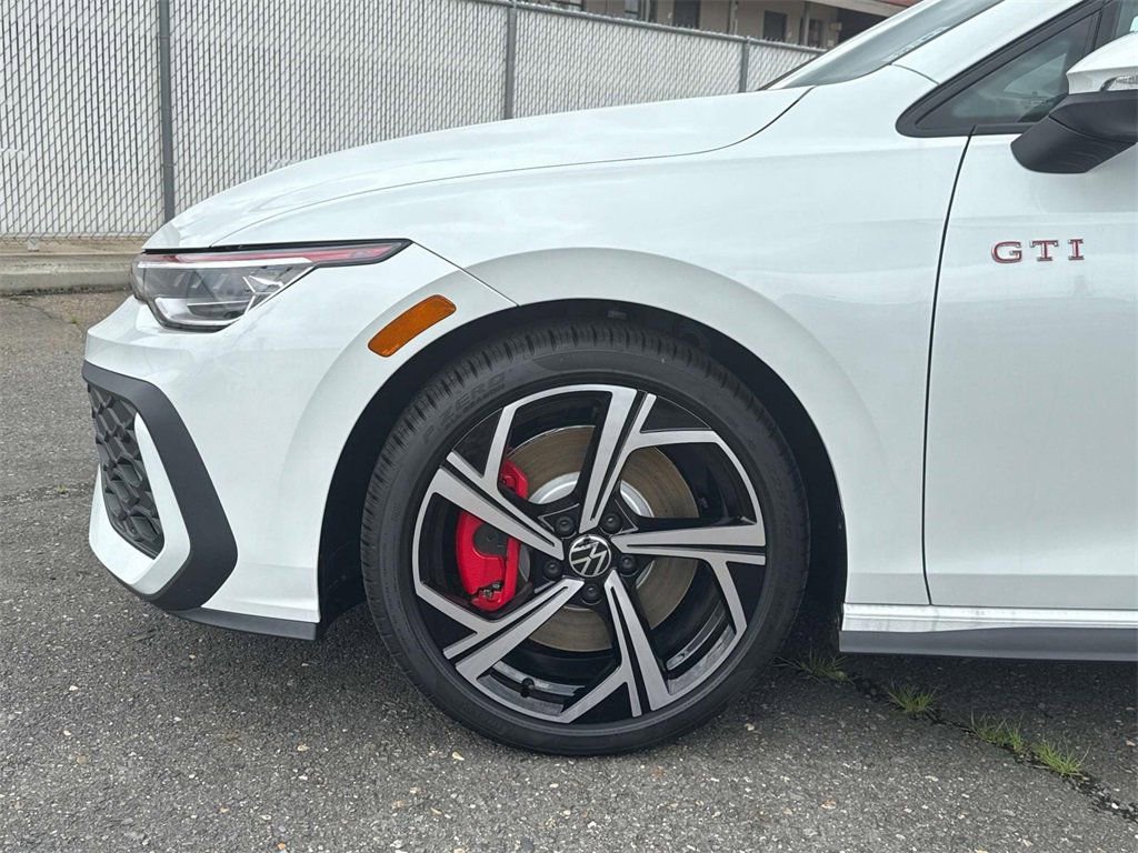 New 2025 Volkswagen GTI SE FWD image 5