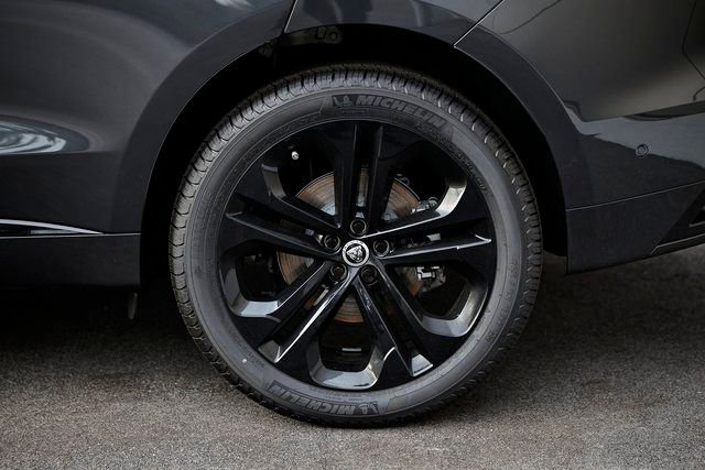 New 2026 Jaguar F-PACE R-Dynamic S image 7