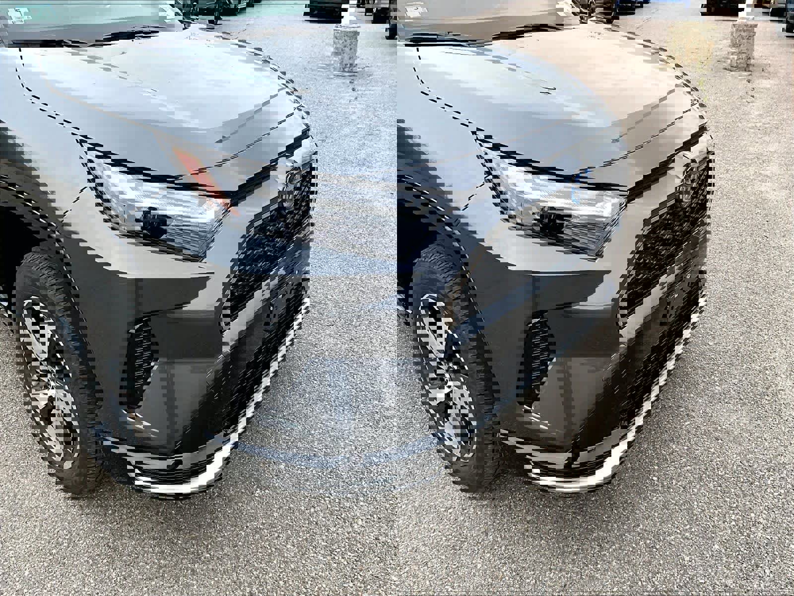 Used 2023 Toyota RAV4 SE w/ Weather & Moonroof Package AWD/4WD image 5