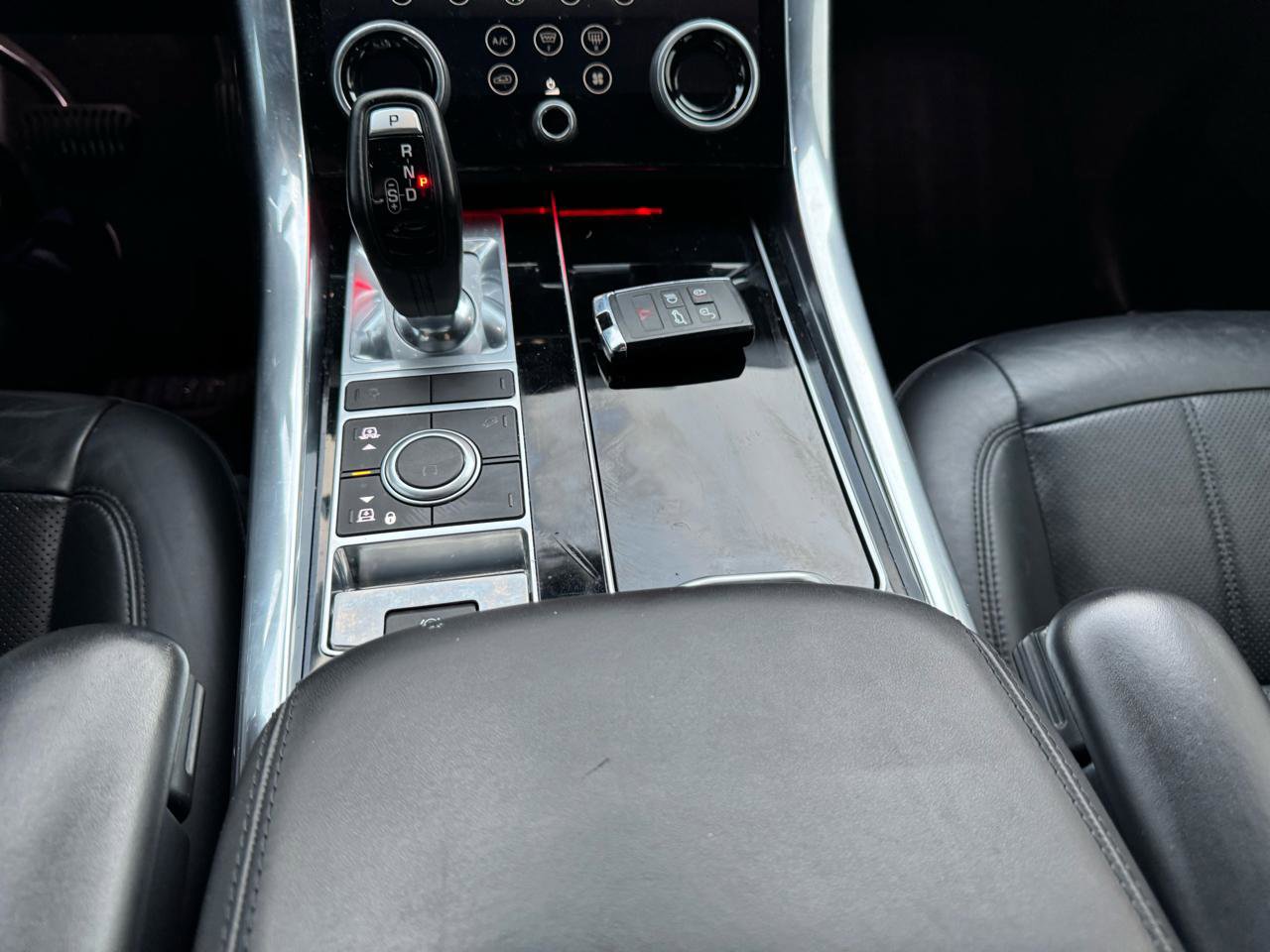 Used 2019 Land Rover Range Rover Sport HSE AWD/4WD image 29