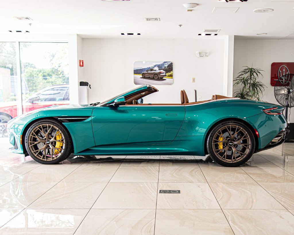 Used 2025 Aston Martin DB12 Convertible RWD image 6