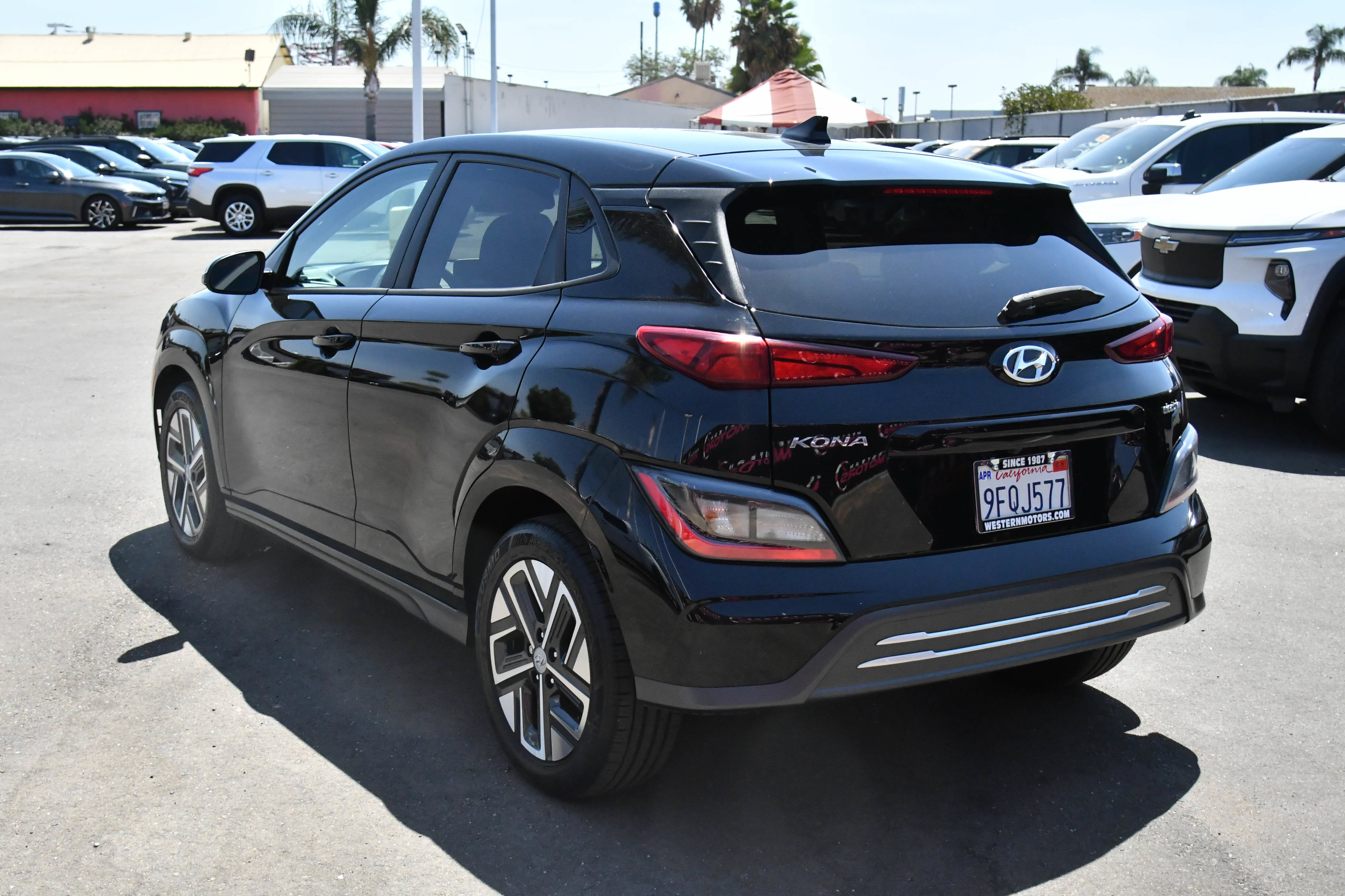 Used 2023 Hyundai Kona SE w/ Cargo Package FWD image 6