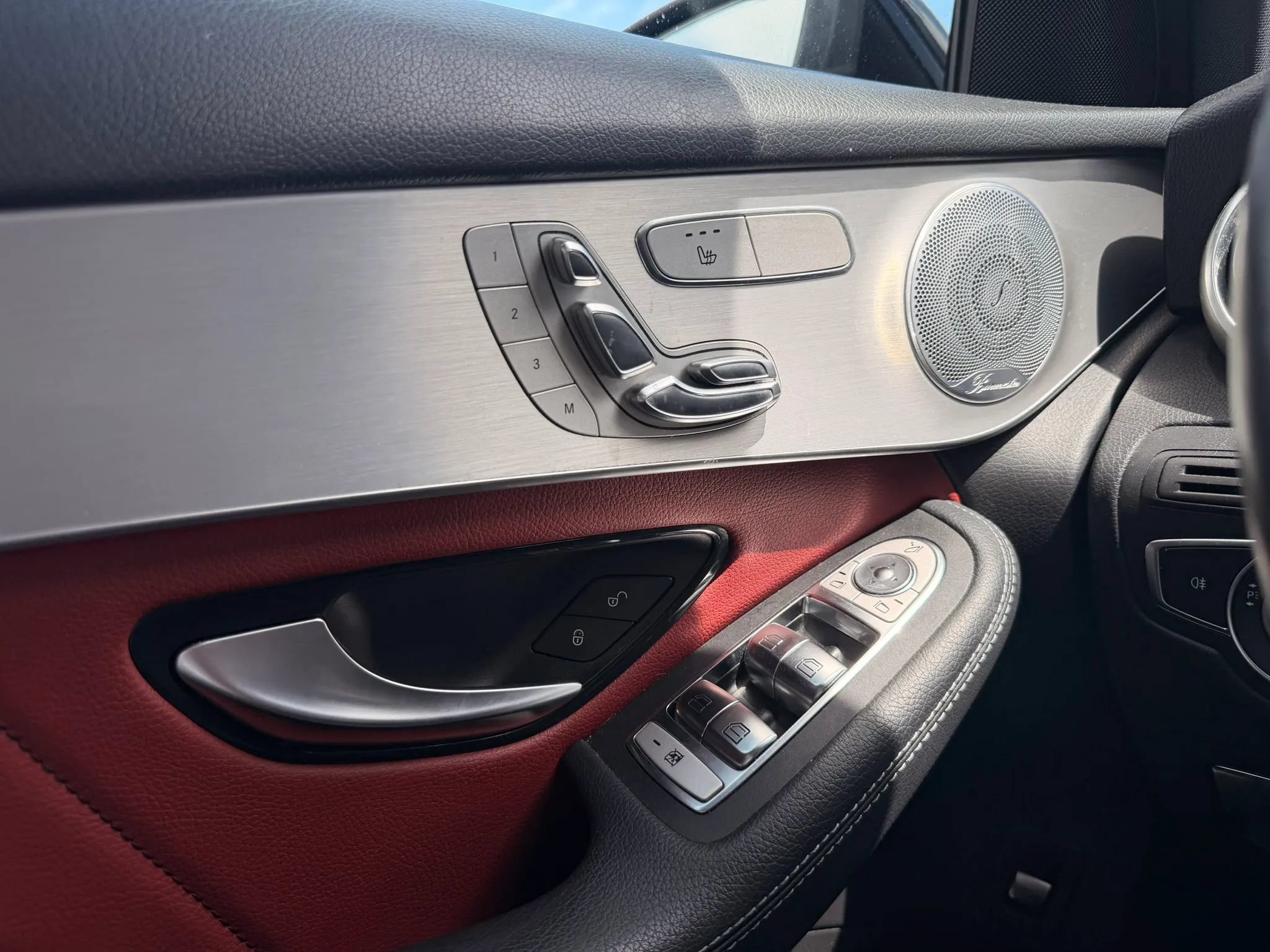 Used 2020 Mercedes-Benz GLC 300 4MATIC image 14