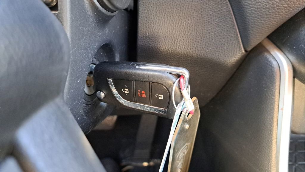 Used 2021 Toyota RAV4 LE image 28