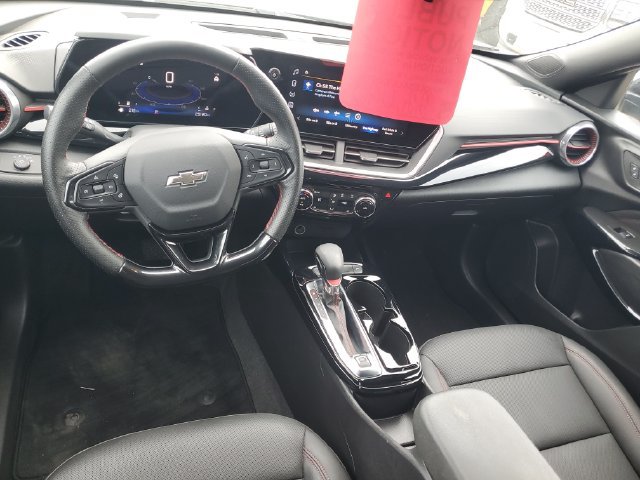 Used 2025 Chevrolet Trax RS w/ Driver Confidence Package FWD image 10