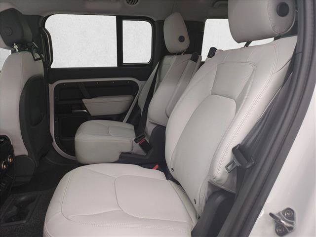 New 2026 Land Rover Defender 130 X-Dynamic SE AWD/4WD image 17